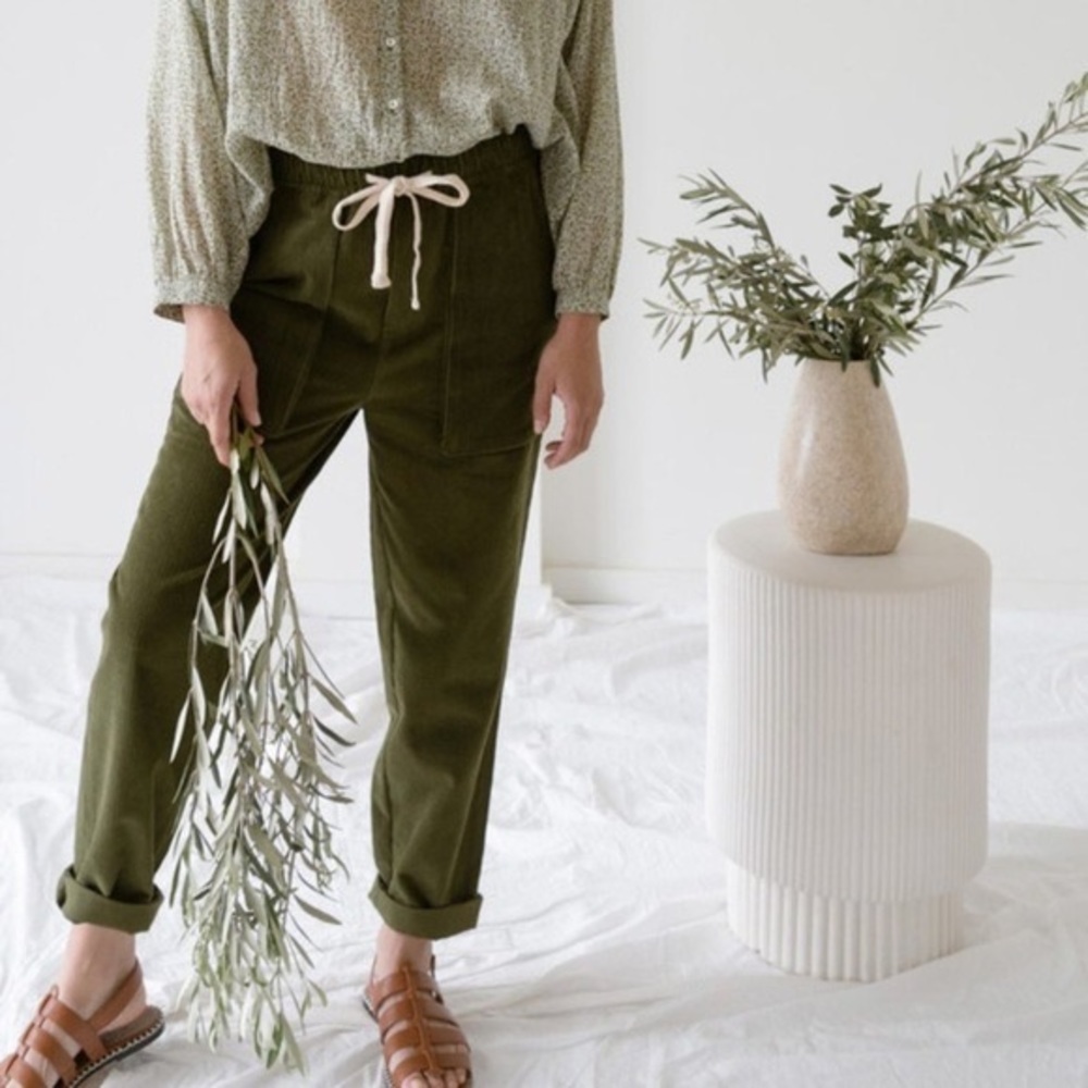 Lenora trousers green corduroy from Laude the Label. Medium NWOT